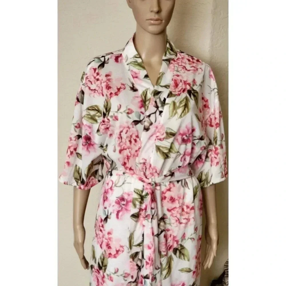 Show Me Your Mumu Robe Women's OS (One Size) Short Light Weight Floral Robe